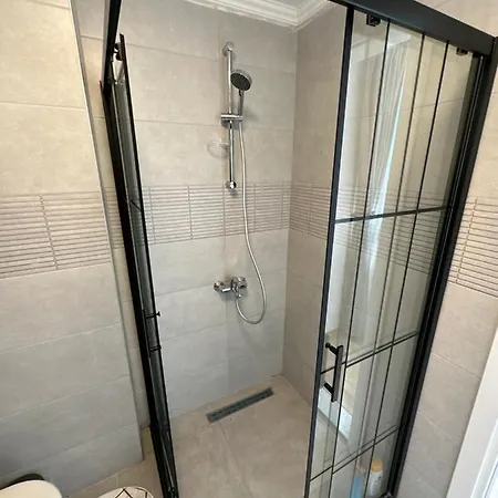 House Of Spring Apartment